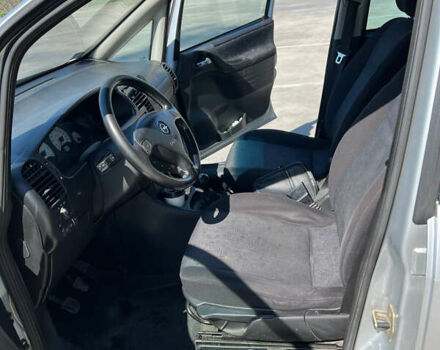 Серый Опель Зафира, объемом двигателя 2 л и пробегом 339 тыс. км за 3900 $, фото 17 на Automoto.ua