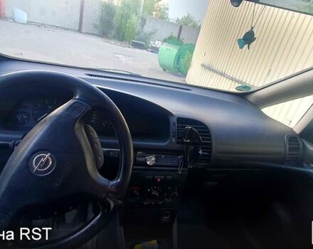 Серый Опель Зафира, объемом двигателя 1.8 л и пробегом 225 тыс. км за 3350 $, фото 6 на Automoto.ua