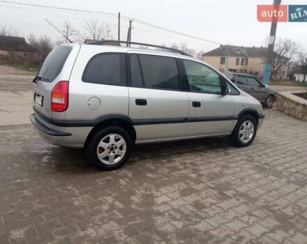 Серый Опель Зафира, объемом двигателя 1.8 л и пробегом 310 тыс. км за 3999 $, фото 1 на Automoto.ua