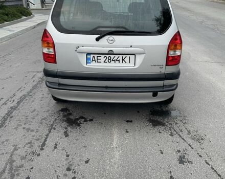 Серый Опель Зафира, объемом двигателя 1.6 л и пробегом 300 тыс. км за 2450 $, фото 5 на Automoto.ua