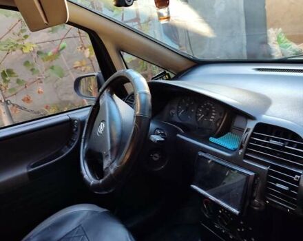 Сірий Опель Зафіра, об'ємом двигуна 2 л та пробігом 337 тис. км за 3800 $, фото 4 на Automoto.ua