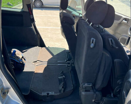 Серый Опель Зафира, объемом двигателя 2 л и пробегом 339 тыс. км за 3900 $, фото 21 на Automoto.ua