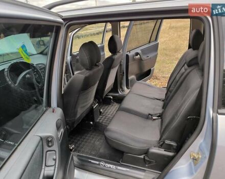 Серый Опель Зафира, объемом двигателя 1.8 л и пробегом 463 тыс. км за 4100 $, фото 7 на Automoto.ua