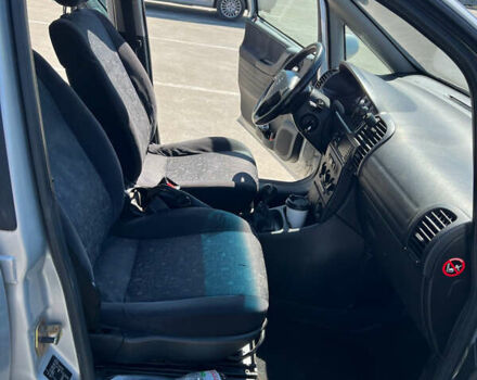 Серый Опель Зафира, объемом двигателя 2 л и пробегом 339 тыс. км за 3900 $, фото 18 на Automoto.ua