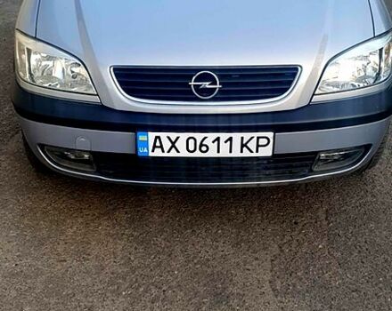 Серый Опель Зафира, объемом двигателя 1.8 л и пробегом 225 тыс. км за 3350 $, фото 2 на Automoto.ua