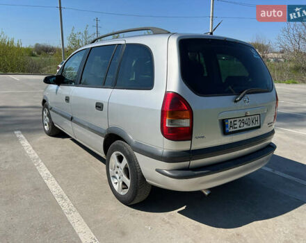 Серый Опель Зафира, объемом двигателя 2 л и пробегом 339 тыс. км за 3900 $, фото 5 на Automoto.ua