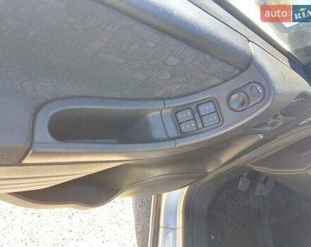 Сірий Опель Зафіра, об'ємом двигуна 1.8 л та пробігом 250 тис. км за 2450 $, фото 19 на Automoto.ua