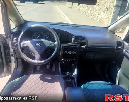 Сірий Опель Зафіра, об'ємом двигуна 2 л та пробігом 250 тис. км за 3999 $, фото 1 на Automoto.ua