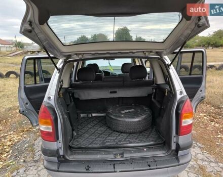 Серый Опель Зафира, объемом двигателя 1.8 л и пробегом 463 тыс. км за 4100 $, фото 5 на Automoto.ua