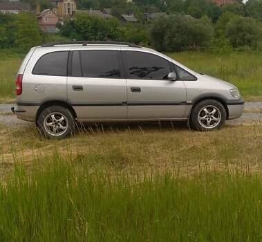 Серый Опель Зафира, объемом двигателя 2 л и пробегом 327 тыс. км за 3200 $, фото 3 на Automoto.ua