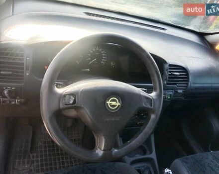 Серый Опель Зафира, объемом двигателя 2 л и пробегом 309 тыс. км за 3500 $, фото 7 на Automoto.ua