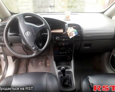 Серый Опель Зафира, объемом двигателя 2 л и пробегом 300 тыс. км за 3500 $, фото 4 на Automoto.ua