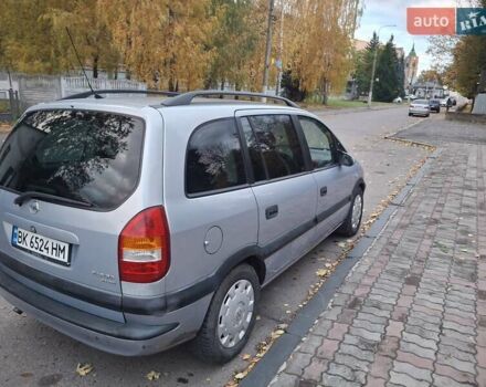 Серый Опель Зафира, объемом двигателя 2 л и пробегом 317 тыс. км за 4000 $, фото 6 на Automoto.ua