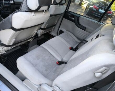 Серый Опель Зафира, объемом двигателя 2.2 л и пробегом 240 тыс. км за 3250 $, фото 10 на Automoto.ua