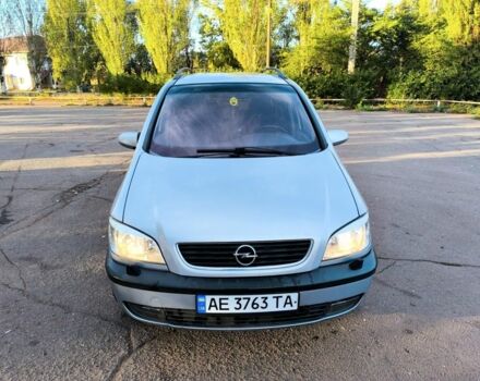 Серый Опель Зафира, объемом двигателя 2.2 л и пробегом 240 тыс. км за 3250 $, фото 4 на Automoto.ua