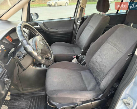 Сірий Опель Зафіра, об'ємом двигуна 2 л та пробігом 330 тис. км за 2950 $, фото 5 на Automoto.ua