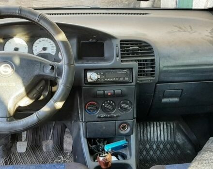 Серый Опель Зафира, объемом двигателя 2 л и пробегом 380 тыс. км за 1670 $, фото 2 на Automoto.ua