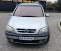 Серый Опель Зафира, объемом двигателя 2.2 л и пробегом 300 тыс. км за 3000 $, фото 6 на Automoto.ua