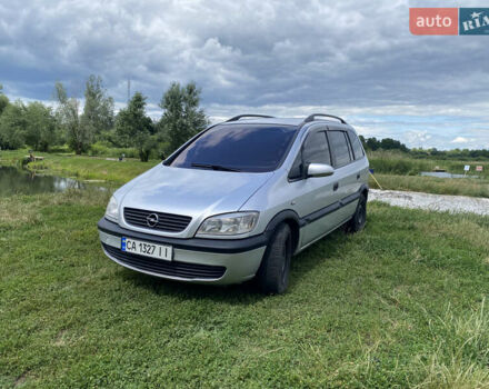 Серый Опель Зафира, объемом двигателя 2.2 л и пробегом 450 тыс. км за 3800 $, фото 1 на Automoto.ua