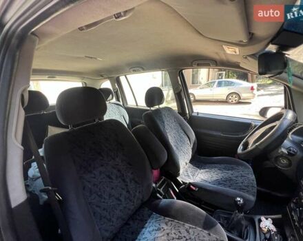 Серый Опель Зафира, объемом двигателя 2.2 л и пробегом 338 тыс. км за 3200 $, фото 17 на Automoto.ua