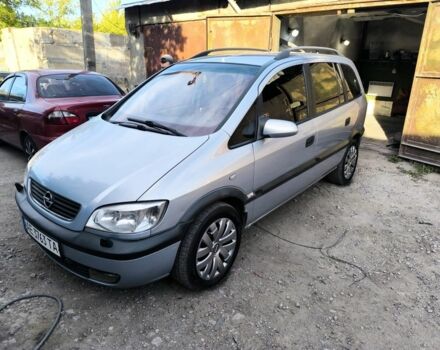 Серый Опель Зафира, объемом двигателя 2.2 л и пробегом 240 тыс. км за 3250 $, фото 1 на Automoto.ua
