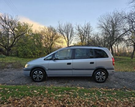 Серый Опель Зафира, объемом двигателя 1.8 л и пробегом 468 тыс. км за 3899 $, фото 7 на Automoto.ua