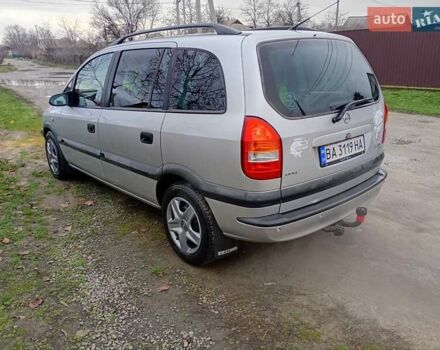 Серый Опель Зафира, объемом двигателя 1.8 л и пробегом 235 тыс. км за 3312 $, фото 1 на Automoto.ua