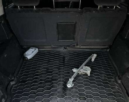 Серый Опель Зафира, объемом двигателя 1.8 л и пробегом 300 тыс. км за 4500 $, фото 6 на Automoto.ua