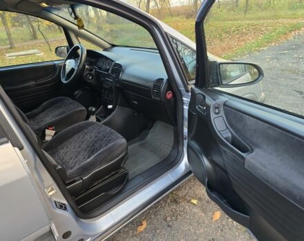 Серый Опель Зафира, объемом двигателя 1.8 л и пробегом 468 тыс. км за 3899 $, фото 12 на Automoto.ua