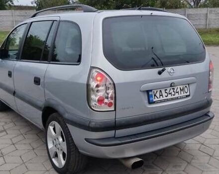 Серый Опель Зафира, объемом двигателя 2.2 л и пробегом 300 тыс. км за 3000 $, фото 11 на Automoto.ua