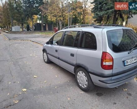 Серый Опель Зафира, объемом двигателя 2 л и пробегом 317 тыс. км за 4000 $, фото 4 на Automoto.ua