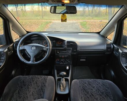 Серый Опель Зафира, объемом двигателя 1.8 л и пробегом 468 тыс. км за 3899 $, фото 9 на Automoto.ua