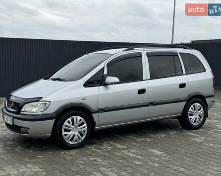 Серый Опель Зафира, объемом двигателя 2 л и пробегом 340 тыс. км за 3900 $, фото 3 на Automoto.ua