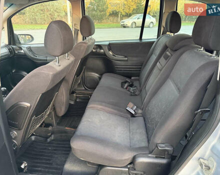 Сірий Опель Зафіра, об'ємом двигуна 2 л та пробігом 330 тис. км за 2950 $, фото 4 на Automoto.ua