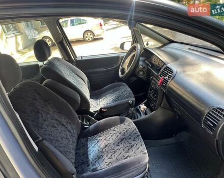 Серый Опель Зафира, объемом двигателя 2.2 л и пробегом 338 тыс. км за 3200 $, фото 13 на Automoto.ua