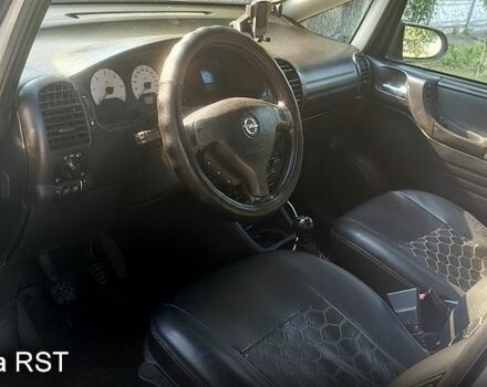 Серый Опель Зафира, объемом двигателя 2 л и пробегом 450 тыс. км за 4000 $, фото 4 на Automoto.ua