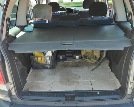 Сірий Опель Зафіра, об'ємом двигуна 2.2 л та пробігом 318 тис. км за 1800 $, фото 11 на Automoto.ua