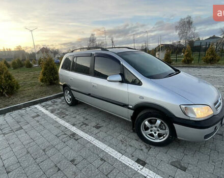 Сірий Опель Зафіра, об'ємом двигуна 2 л та пробігом 211 тис. км за 4300 $, фото 4 на Automoto.ua