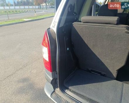 Сірий Опель Зафіра, об'ємом двигуна 1.6 л та пробігом 264 тис. км за 4500 $, фото 15 на Automoto.ua