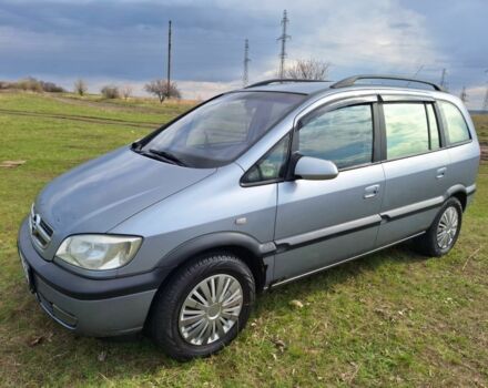 Серый Опель Зафира, объемом двигателя 2 л и пробегом 315 тыс. км за 2700 $, фото 3 на Automoto.ua