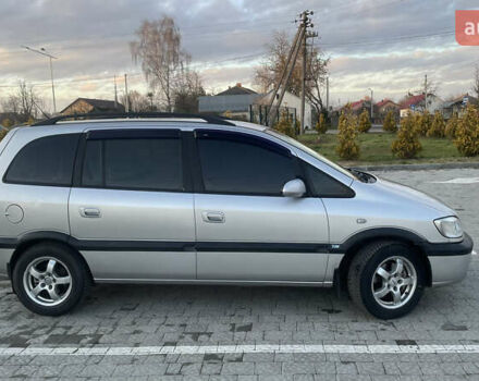 Сірий Опель Зафіра, об'ємом двигуна 2 л та пробігом 211 тис. км за 4300 $, фото 6 на Automoto.ua