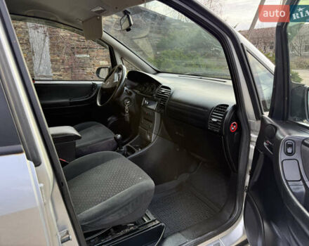 Серый Опель Зафира, объемом двигателя 1.8 л и пробегом 280 тыс. км за 4000 $, фото 12 на Automoto.ua