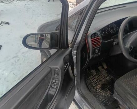 Серый Опель Зафира, объемом двигателя 2 л и пробегом 308 тыс. км за 3900 $, фото 15 на Automoto.ua