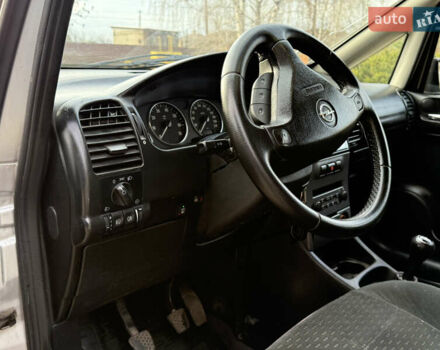 Серый Опель Зафира, объемом двигателя 1.8 л и пробегом 280 тыс. км за 4000 $, фото 8 на Automoto.ua