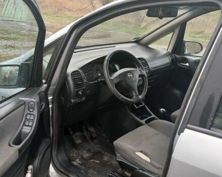 Серый Опель Зафира, объемом двигателя 2 л и пробегом 463 тыс. км за 1700 $, фото 2 на Automoto.ua