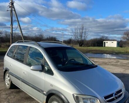 Серый Опель Зафира, объемом двигателя 2.2 л и пробегом 300 тыс. км за 2400 $, фото 1 на Automoto.ua