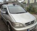 Серый Опель Зафира, объемом двигателя 2.2 л и пробегом 321 тыс. км за 2498 $, фото 1 на Automoto.ua