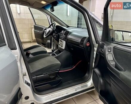 Серый Опель Зафира, объемом двигателя 1.8 л и пробегом 242 тыс. км за 4999 $, фото 11 на Automoto.ua