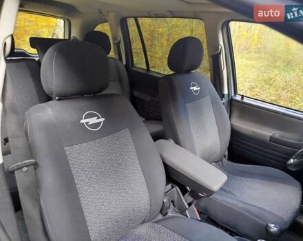 Сірий Опель Зафіра, об'ємом двигуна 1.8 л та пробігом 239 тис. км за 4200 $, фото 15 на Automoto.ua