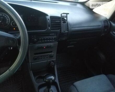 Сірий Опель Зафіра, об'ємом двигуна 2 л та пробігом 255 тис. км за 4499 $, фото 9 на Automoto.ua